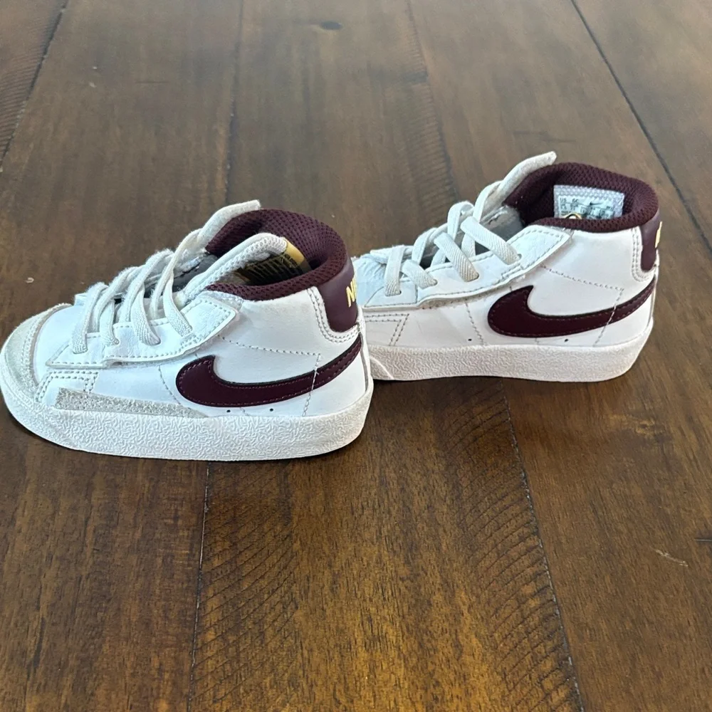 Nike Kids High-Top Sneakers - White and Burgundy - Picture 5 of 6